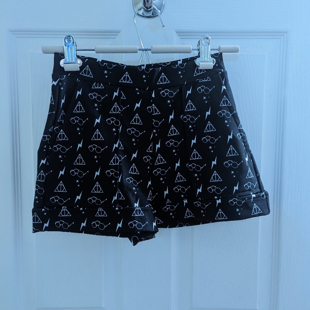 Blackmilk XS Magical Icons Cuffed Shorts